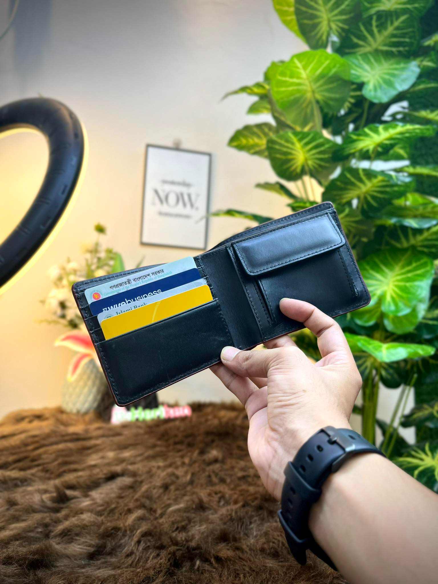 Premium Oil Pull Up Leather Bifold Wallet